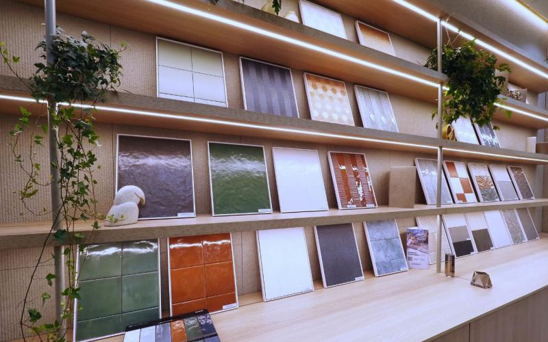 Simbiose e design autoral: Decortiles no palco da Cersaie 2025
