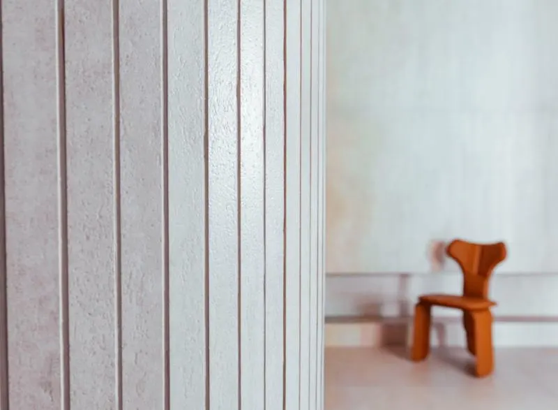 Sensoreal Eliane: porcelanatos que trazem textura e presença