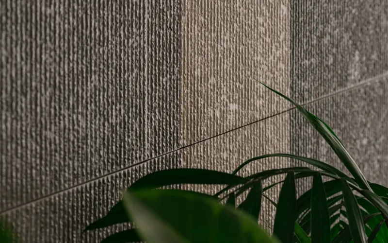 Porcelanato FGMF Risca e Sílica Eliane: cores Agave e Grafite