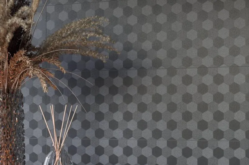 Séries Six e Line Decortiles: revestimento metalizado efeito orgânico
