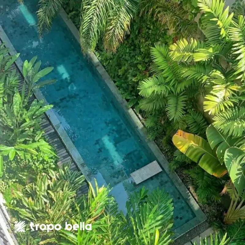 Pedra Hijau em piscinas de resort: por que ela é tão usada
