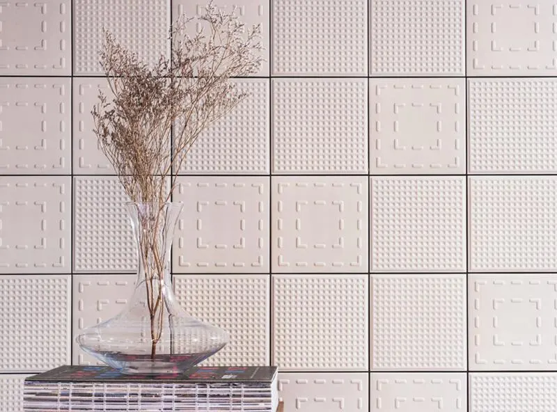 Revestimentos com textura: o efeito sensorial na decoração