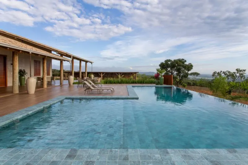 Projeto de piscina com revestimento Atol Turquesa Decortiles