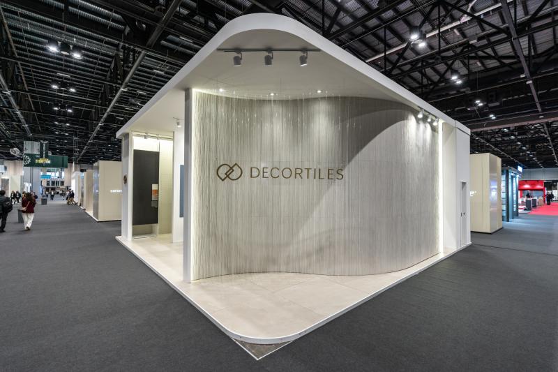 Decortiles apresenta coleção Simbiose e novas criações na Coverings 2025 Decortiles apresenta coleção Simbiose e novas criações na Coverings 2025